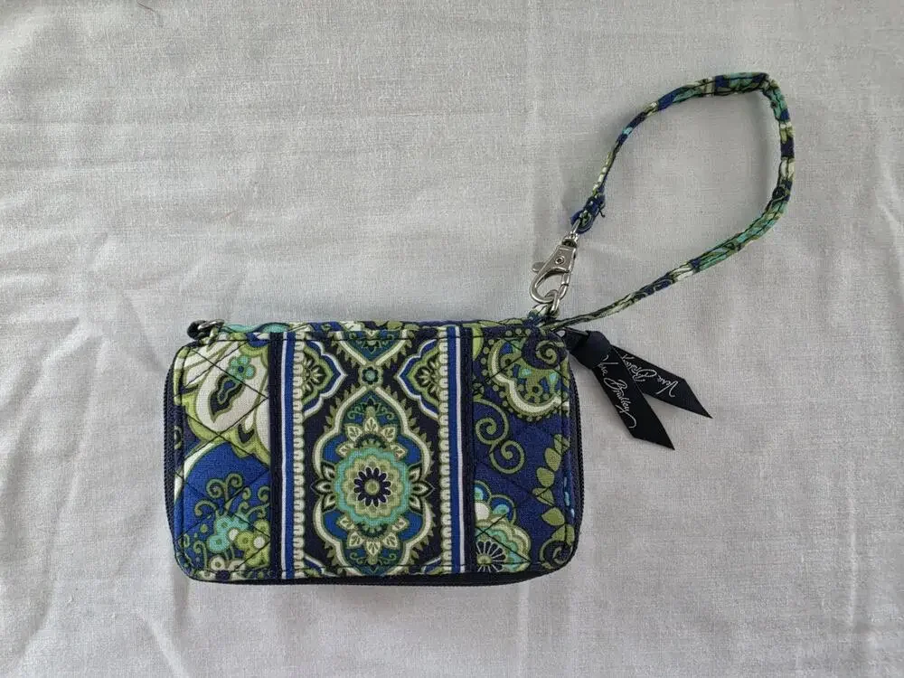 Vera Bradley Wristlet Wallet Retired Rhythm and Blues Pattern ExcellentCondition